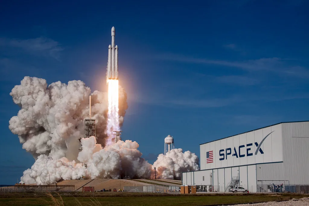 Spacex fissa l'Ipo a 135 dollari: verso la più grande apertura di capitale