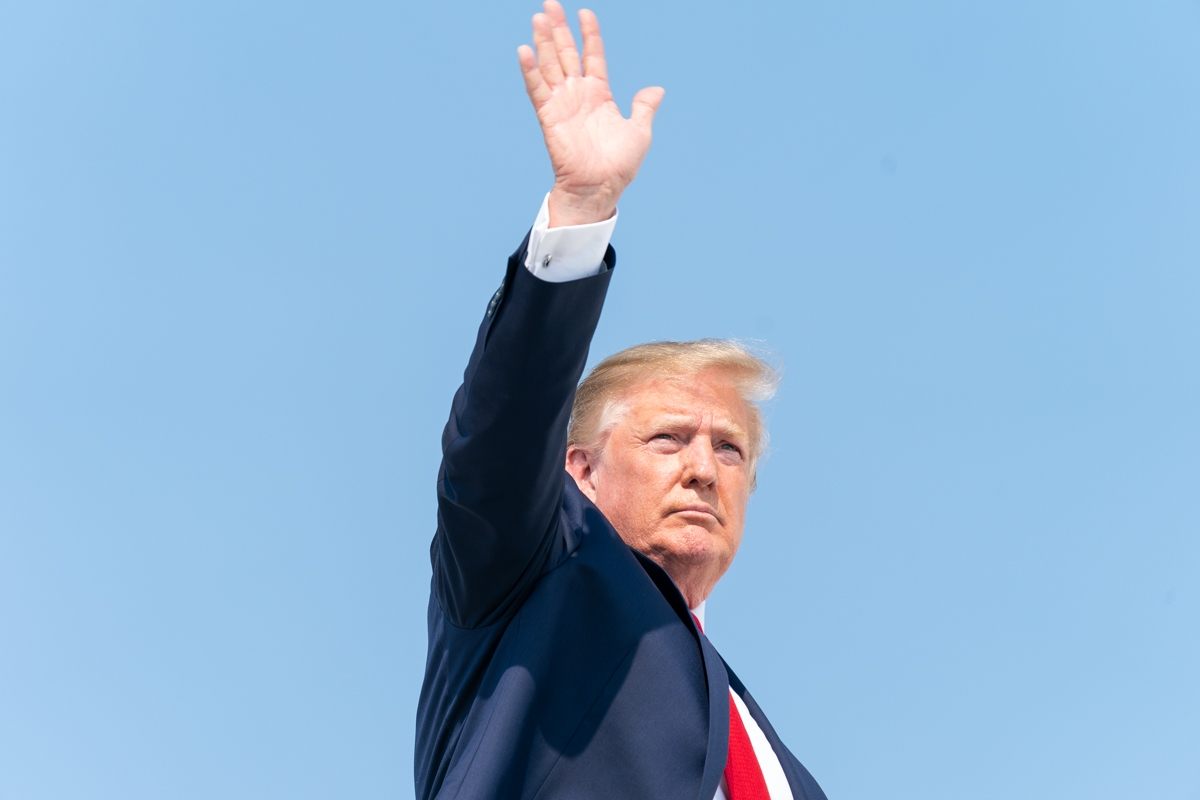 Trump refuse de libérer les avoirs iraniens avant un accord et menace d’une action militaire ‘brutale’